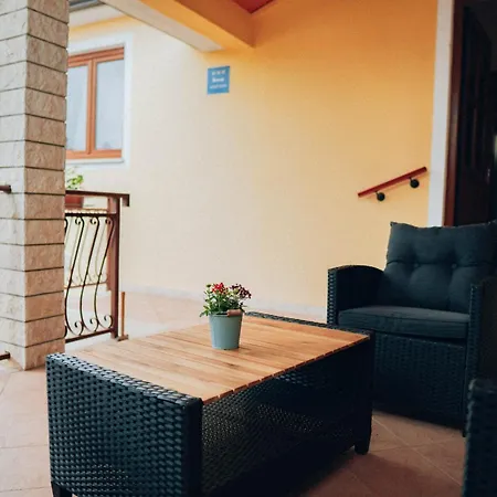 Appartmani Euphemia1 I Euphemia2 * Kukci