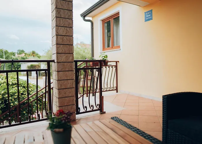 Appartmani Euphemia1 I Euphemia2 * Kukci