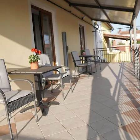 Appartmani Euphemia1 I Euphemia2 Apartman Kukci